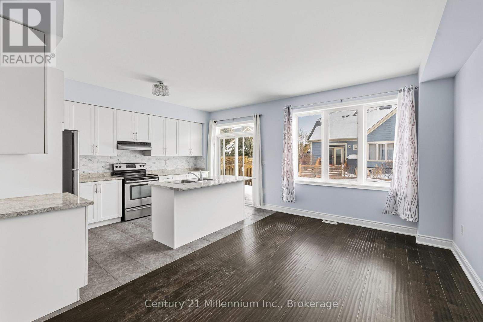 110 Sandy Coast Crescent, Wasaga Beach, Ontario  L9Z 0G1 - Photo 7 - S12816296