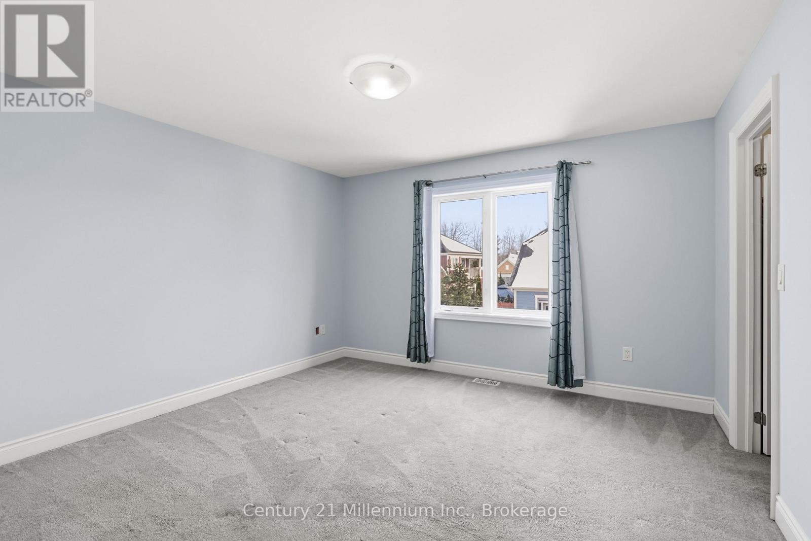 110 Sandy Coast Crescent, Wasaga Beach, Ontario  L9Z 0G1 - Photo 18 - S12816296