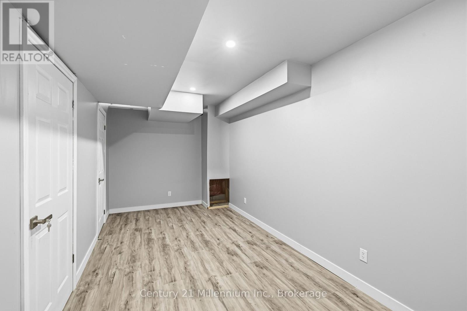 110 Sandy Coast Crescent, Wasaga Beach, Ontario  L9Z 0G1 - Photo 20 - S12816296