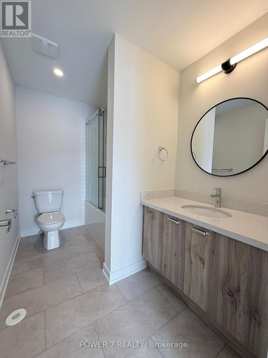 11 Victor Metcaf Lane, Richmond Hill, Ontario  L4B 0J7 - Photo 3 - N12821810