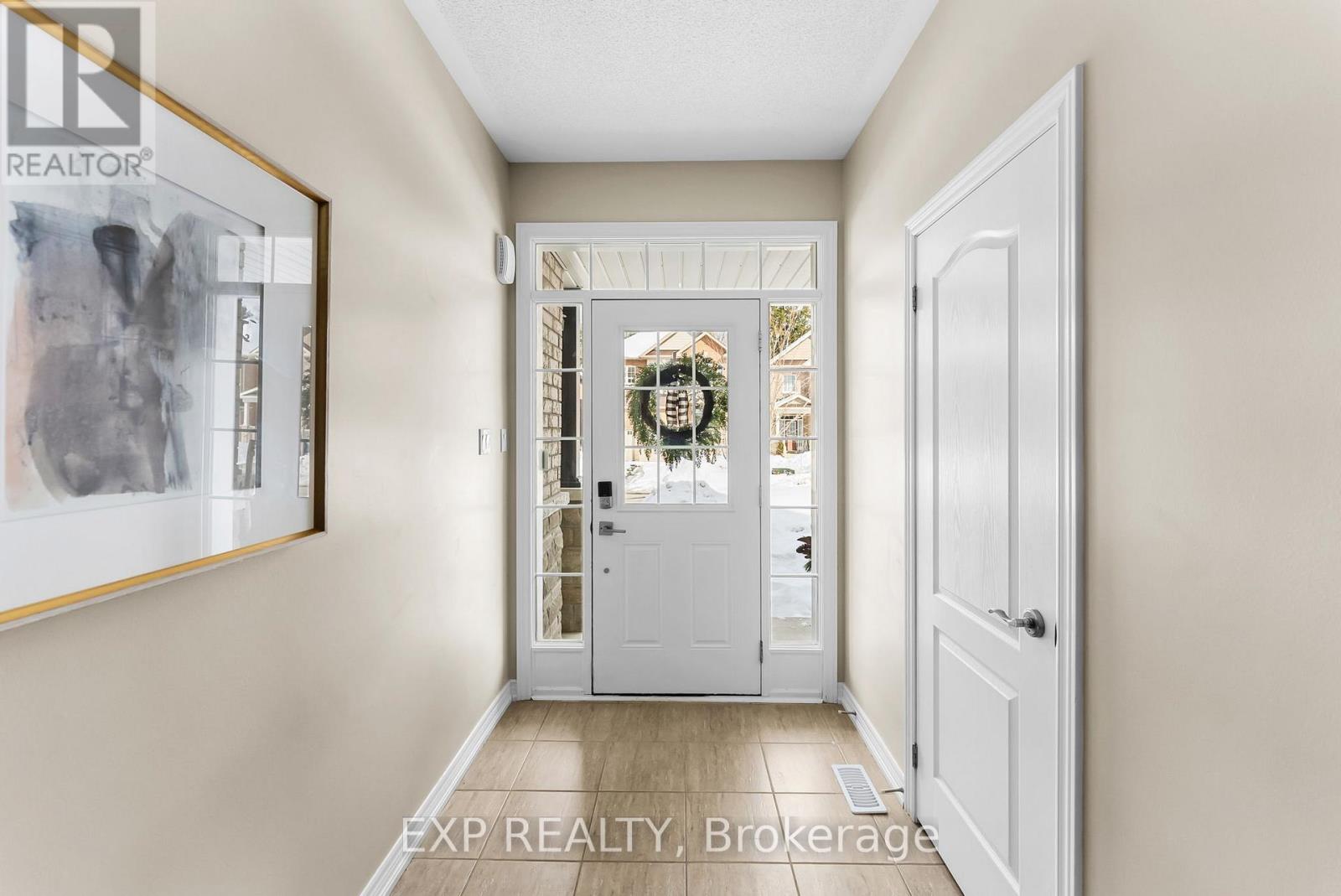 26 Scotia Road, Georgina (Sutton & Jackson's Point), Ontario  L0E 1R0 - Photo 5 - N12821898