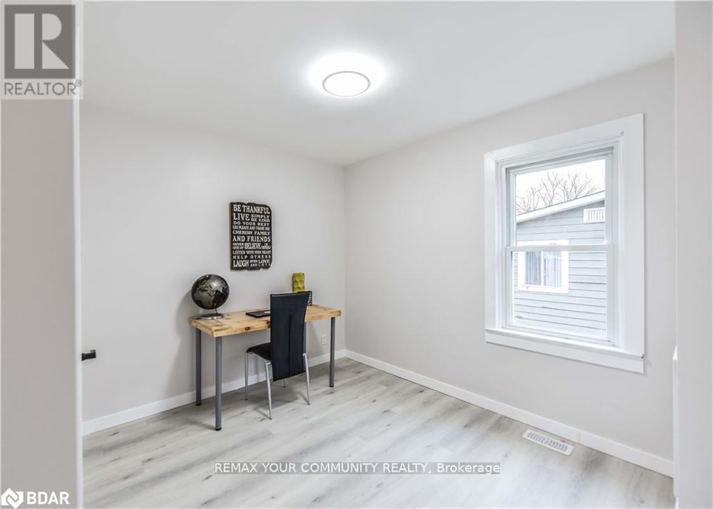 17 Champlain Street, Orillia, Ontario  L3V 2G6 - Photo 15 - S12821878