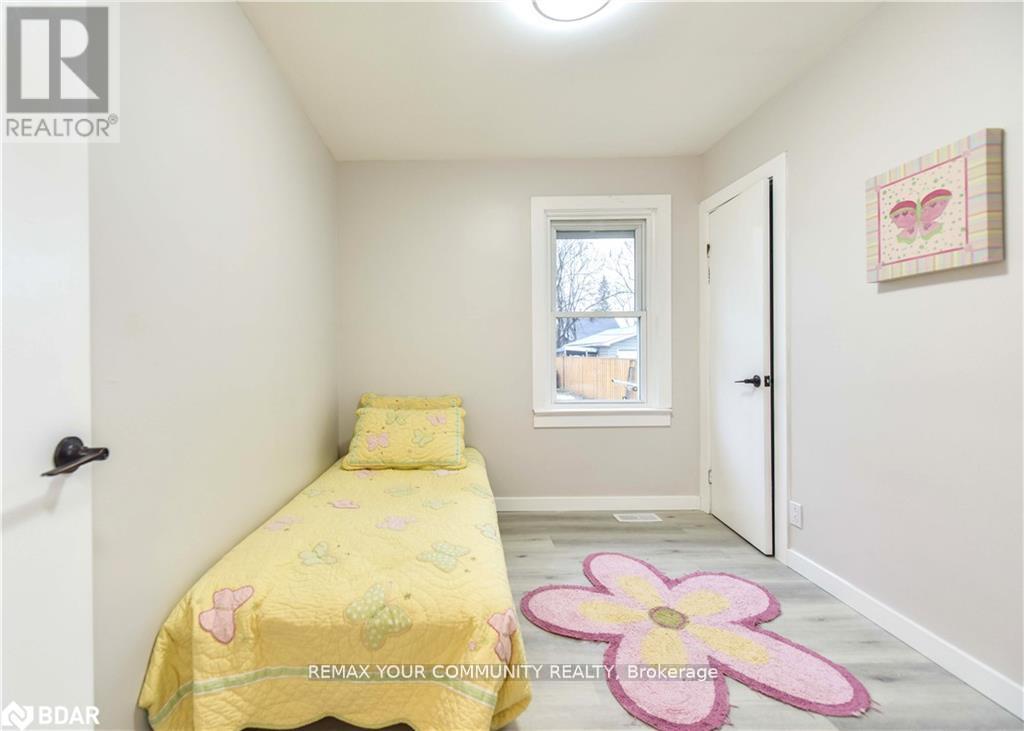 17 Champlain Street, Orillia, Ontario  L3V 2G6 - Photo 16 - S12821878