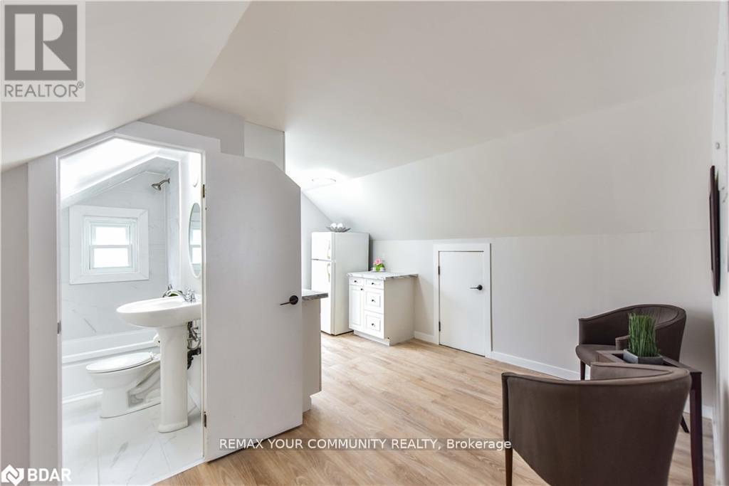 17 Champlain Street, Orillia, Ontario  L3V 2G6 - Photo 22 - S12821878