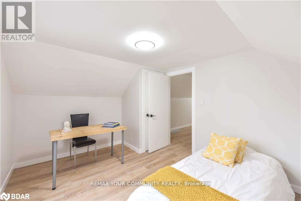 17 Champlain Street, Orillia, Ontario  L3V 2G6 - Photo 24 - S12821878