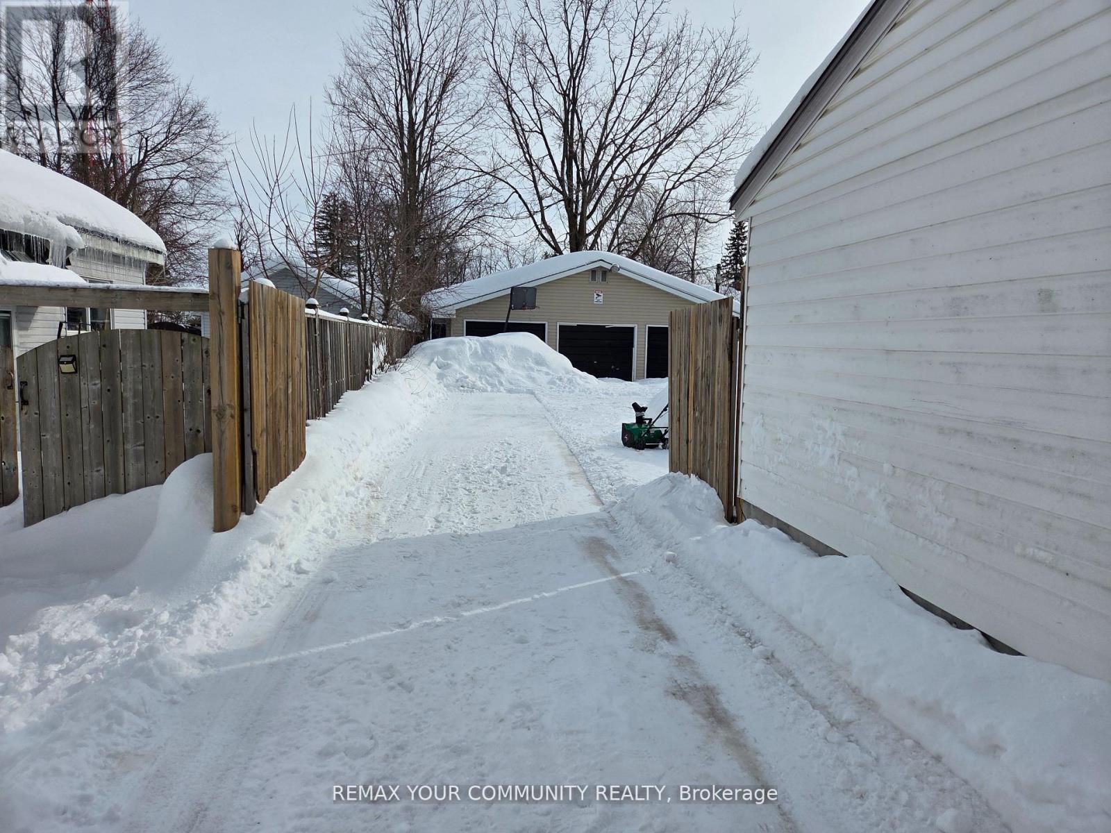 17 Champlain Street, Orillia, Ontario  L3V 2G6 - Photo 4 - S12821878