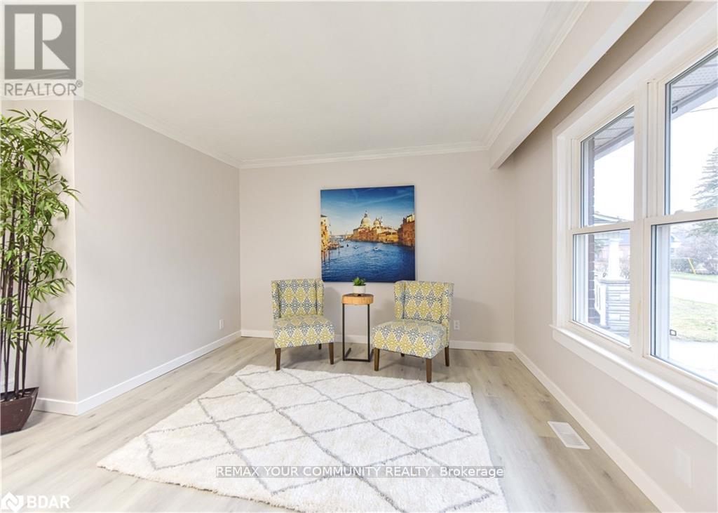 17 Champlain Street, Orillia, Ontario  L3V 2G6 - Photo 6 - S12821878