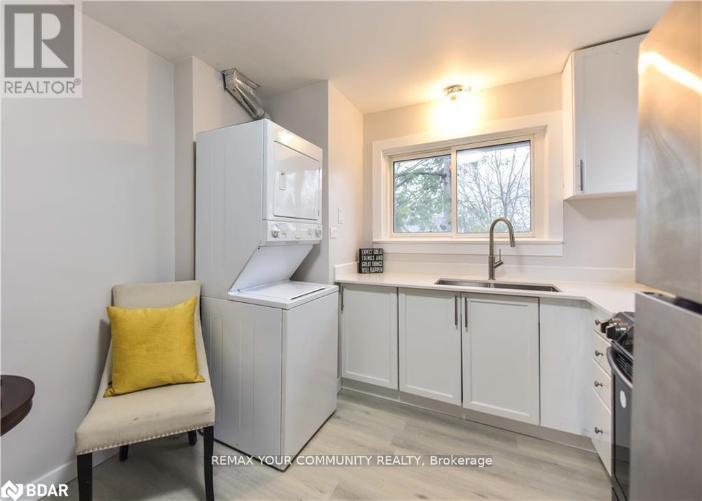 17 Champlain Street, Orillia, Ontario  L3V 2G6 - Photo 9 - S12821878