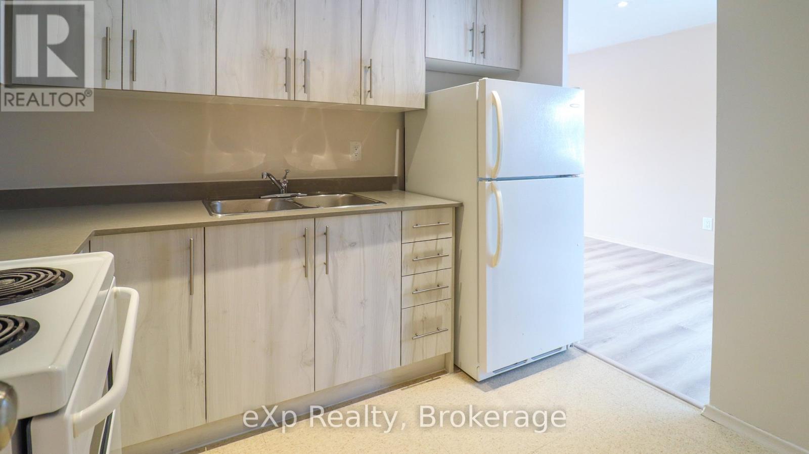 207 - 84 Second Street, Orangeville, Ontario  L9W 2C3 - Photo 2 - W12818850