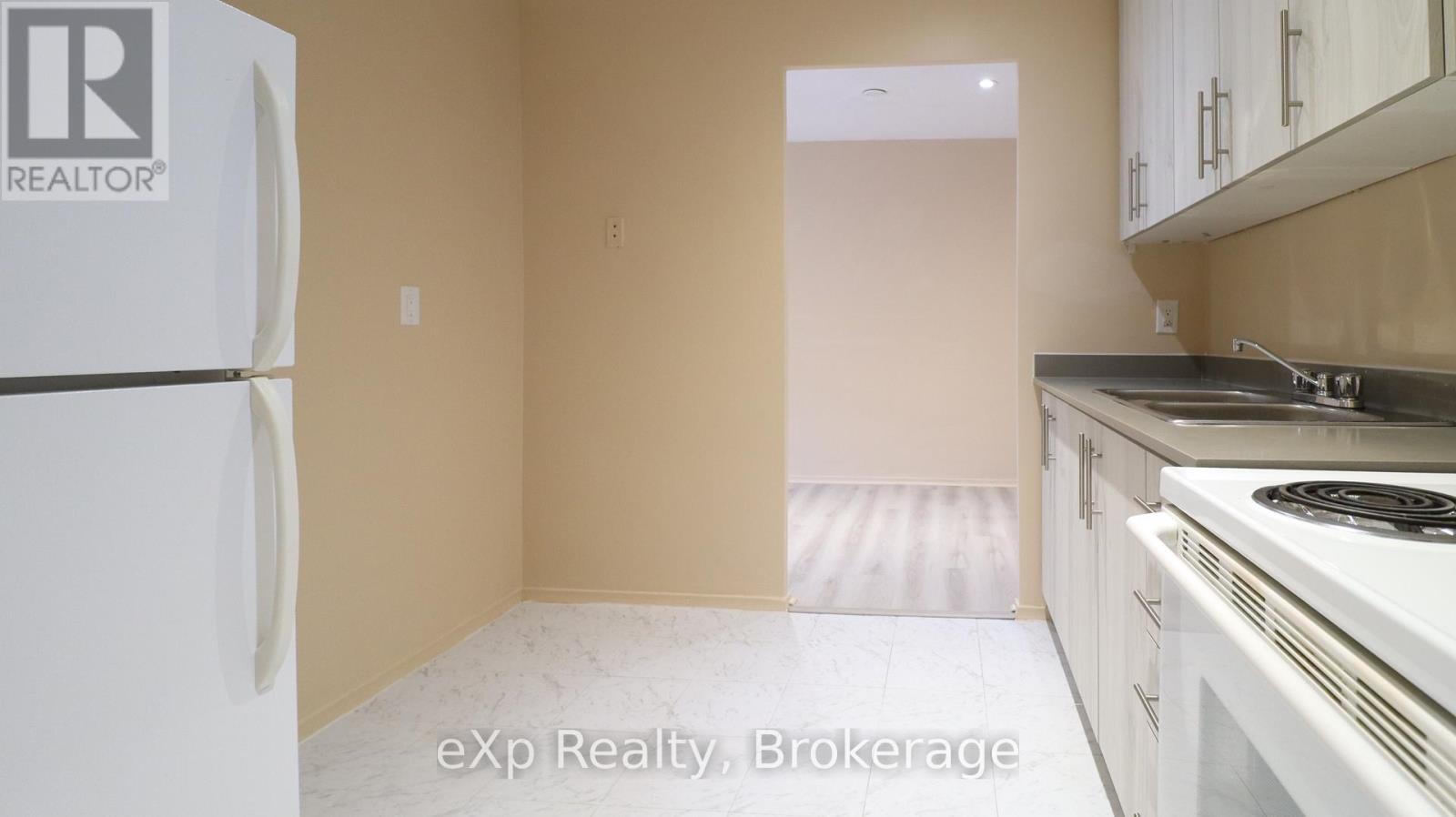 205 - 84 Second Street, Orangeville, Ontario  L9W 2C3 - Photo 3 - W12818892