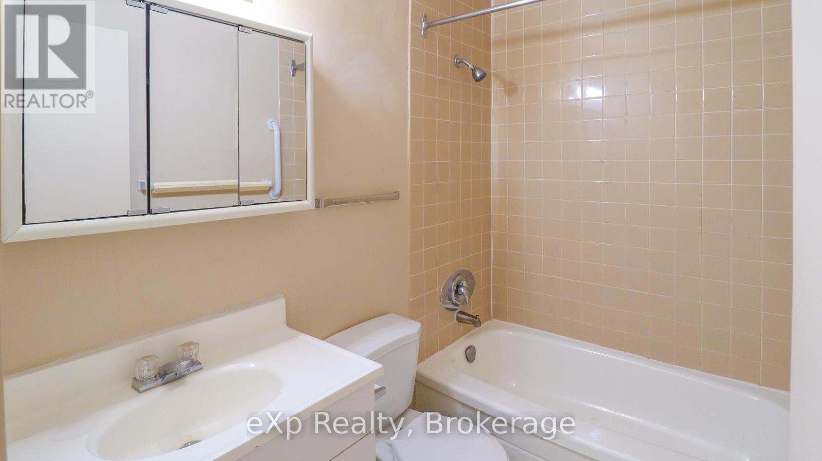 205 - 84 Second Street, Orangeville, Ontario  L9W 2C3 - Photo 6 - W12818892