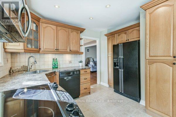 2557 Brasilia Circle, Mississauga, Ontario  L5N 2E9 - Photo 13 - W12821784