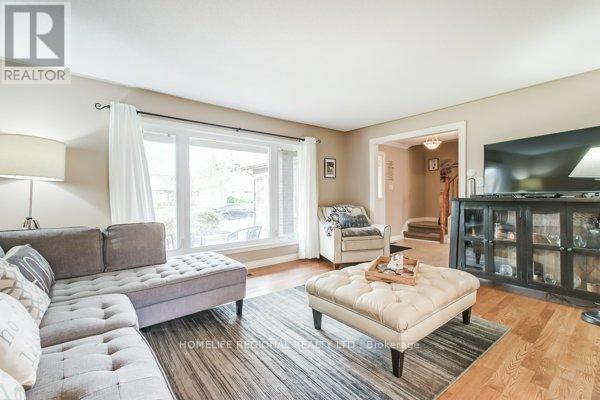 2557 Brasilia Circle, Mississauga, Ontario  L5N 2E9 - Photo 3 - W12821784