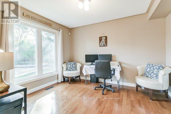 2557 Brasilia Circle, Mississauga, Ontario  L5N 2E9 - Photo 9 - W12821784