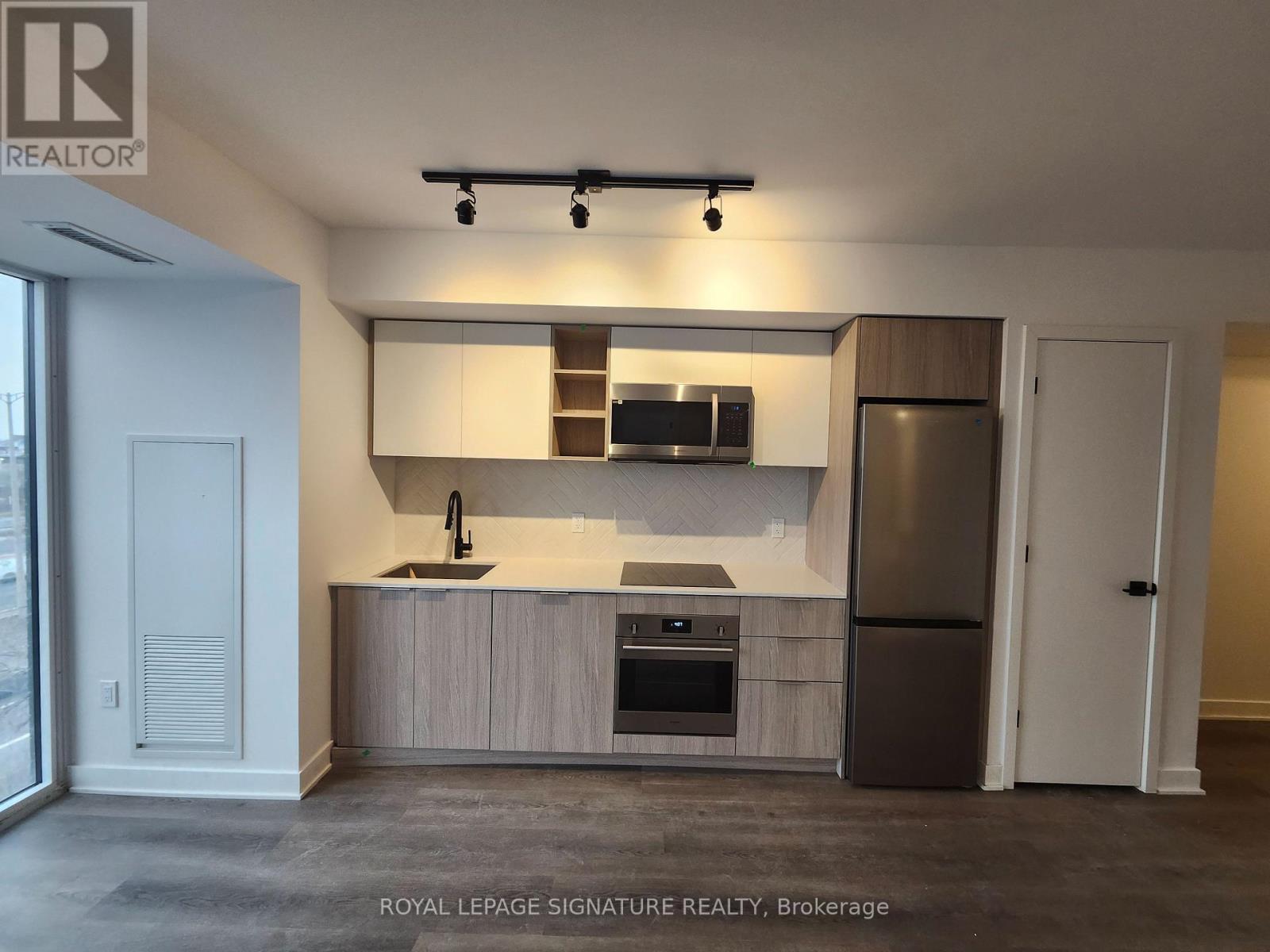 All Inclusive 429 - 36 Zorra Street, Toronto, Ontario  M8Z 0G5 - Photo 5 - W12821788