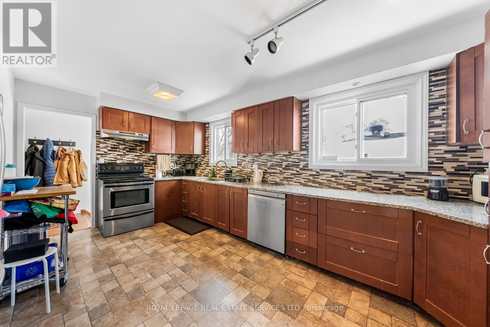 7121 Tamar Road, Mississauga, Ontario  L5N 1Y7 - Photo 8 - W12821800