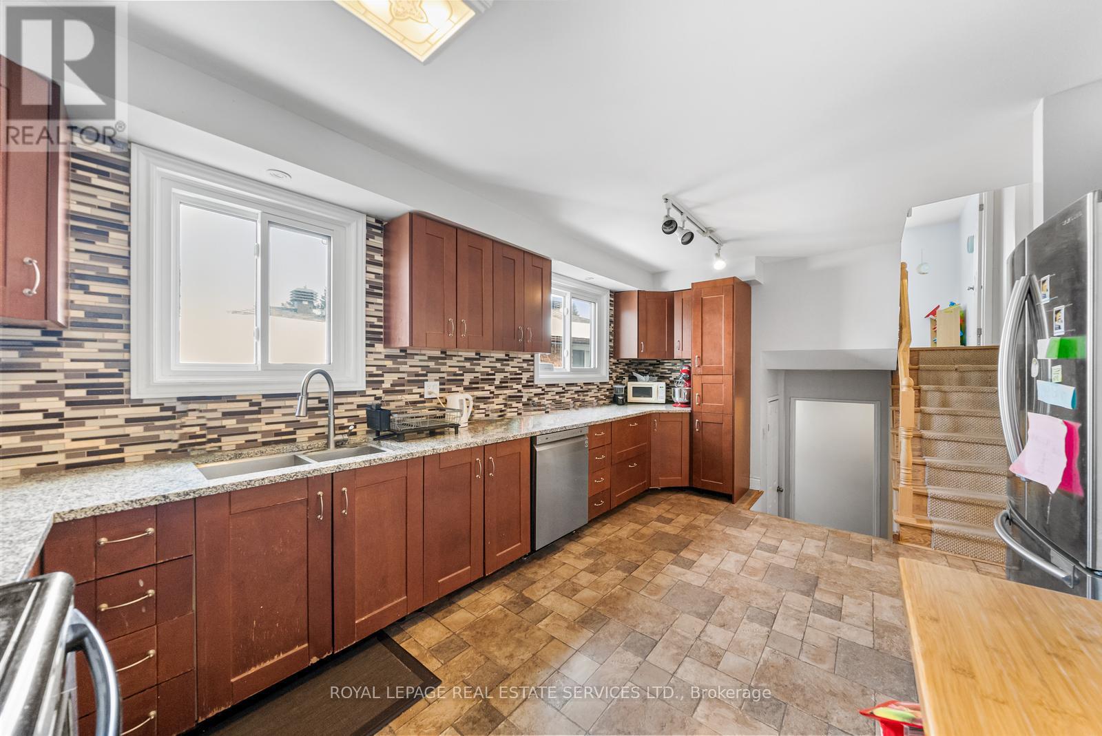 7121 Tamar Road, Mississauga, Ontario  L5N 1Y7 - Photo 9 - W12821800