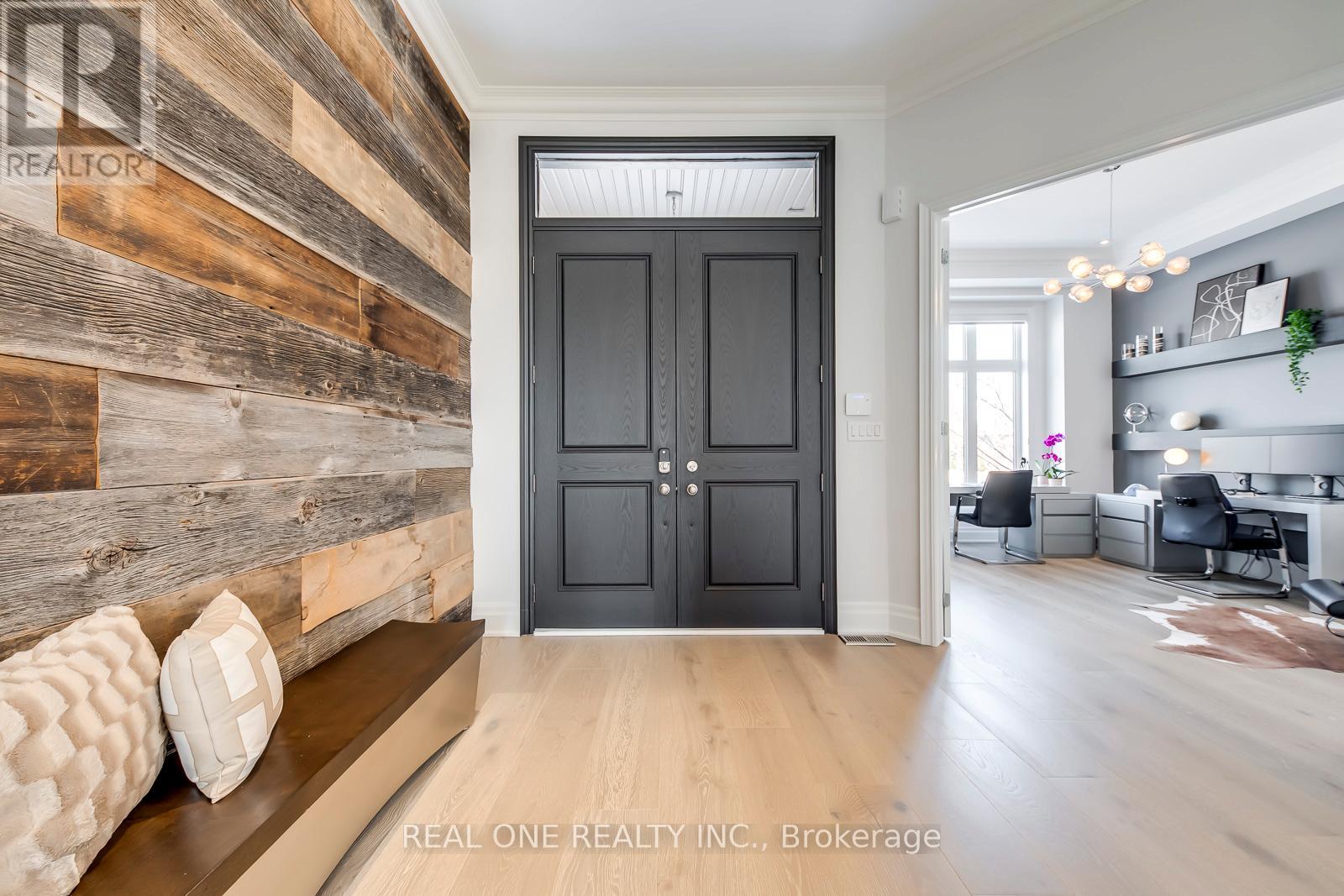 1384 Pinery Crescent, Oakville (Jc Joshua Creek), Ontario  L6H 7J7 - Photo 4 - W12821838