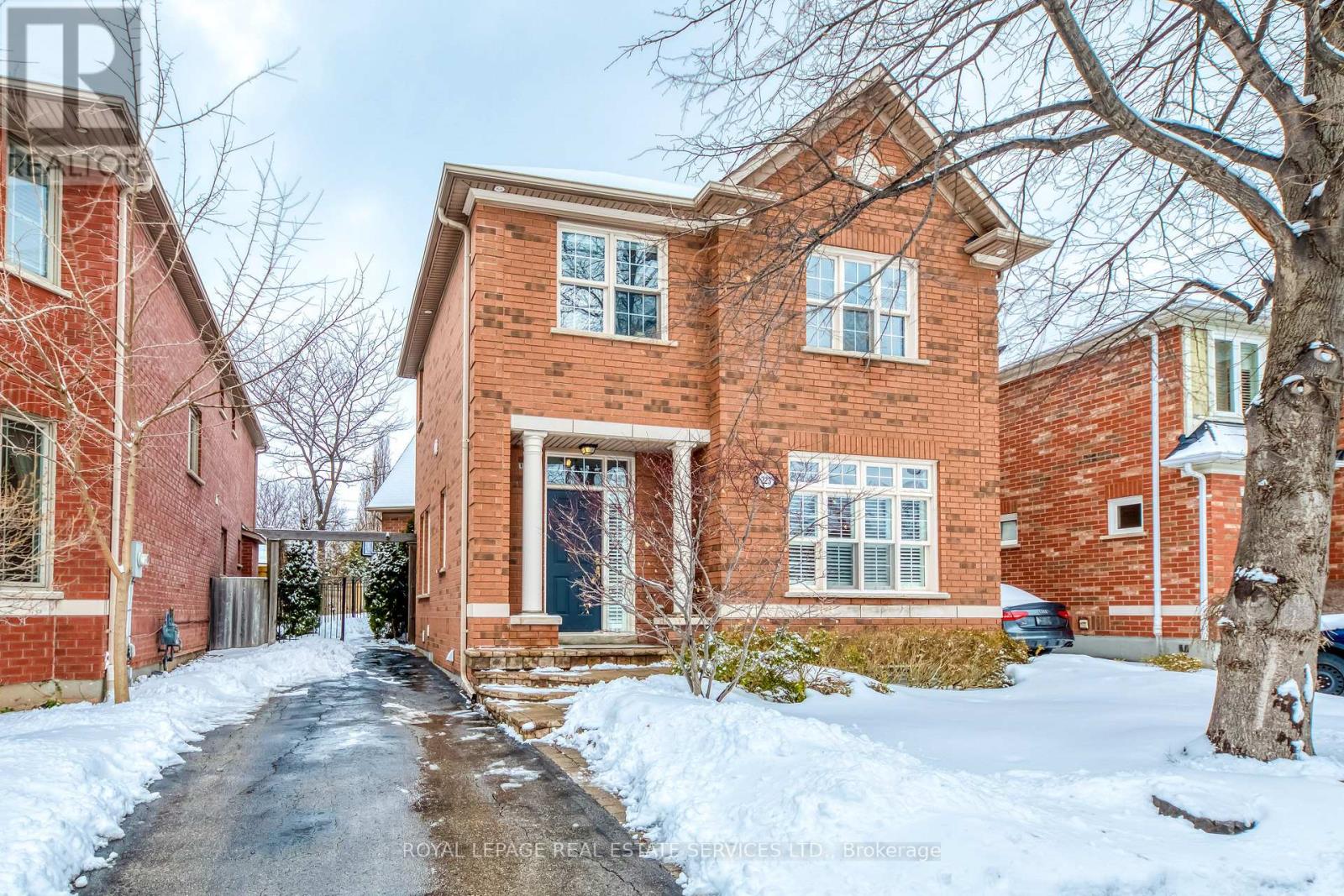 223 Lexington Road, Oakville, Ontario  L6H 6L5 - Photo 1 - W12821846