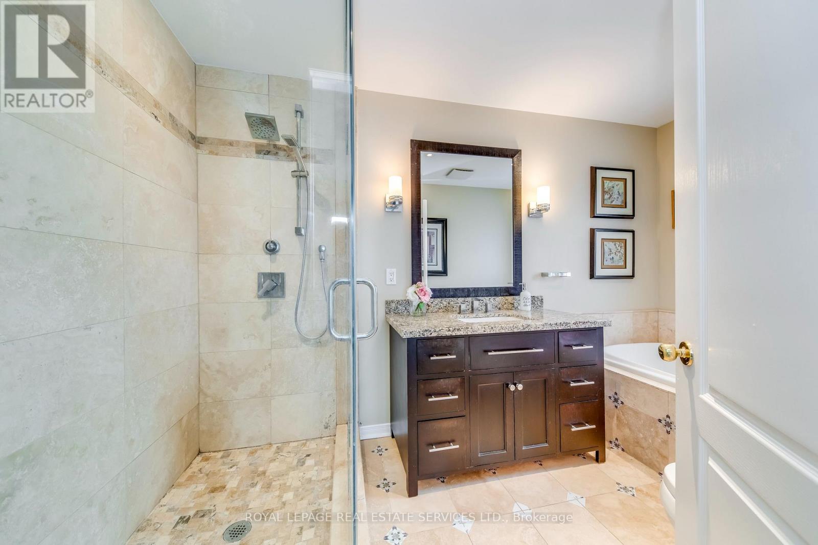 223 Lexington Road, Oakville, Ontario  L6H 6L5 - Photo 20 - W12821846