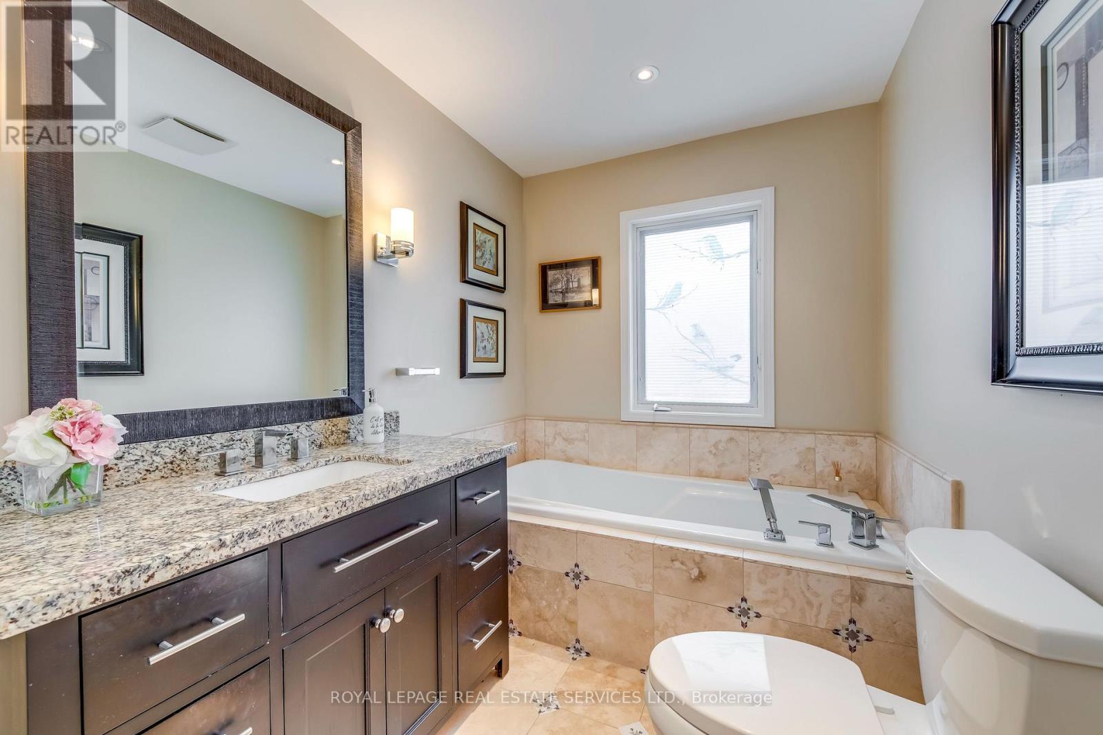 223 Lexington Road, Oakville, Ontario  L6H 6L5 - Photo 21 - W12821846