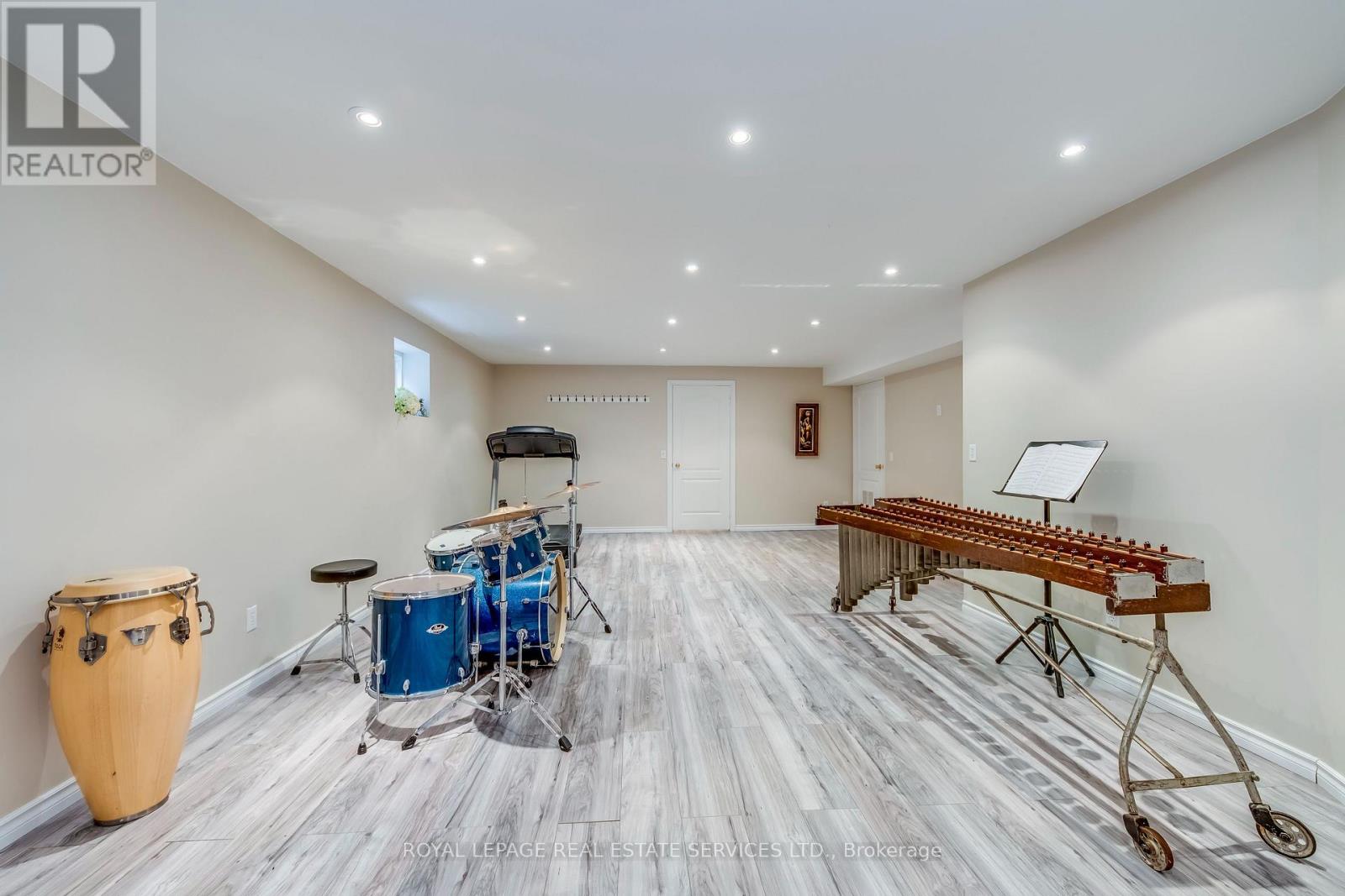 223 Lexington Road, Oakville, Ontario  L6H 6L5 - Photo 30 - W12821846