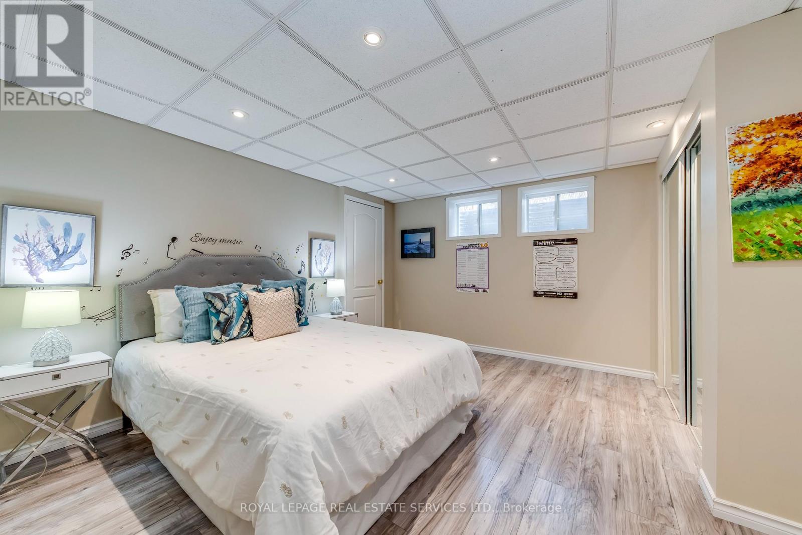 223 Lexington Road, Oakville, Ontario  L6H 6L5 - Photo 31 - W12821846