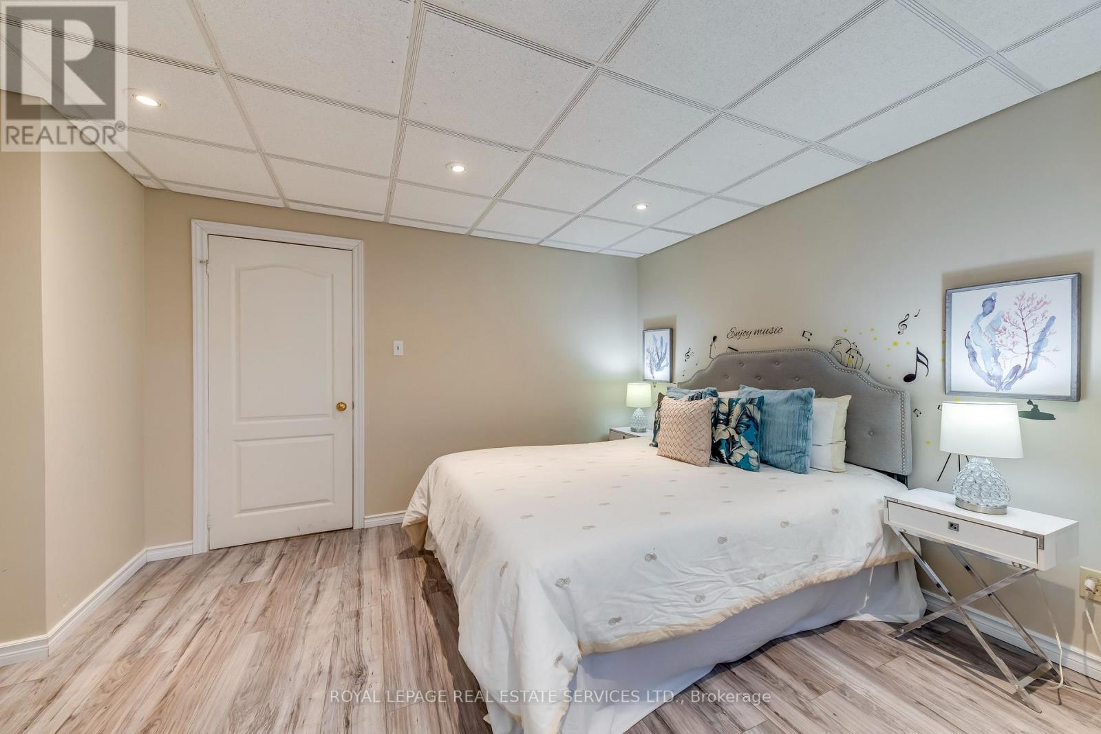 223 Lexington Road, Oakville, Ontario  L6H 6L5 - Photo 32 - W12821846