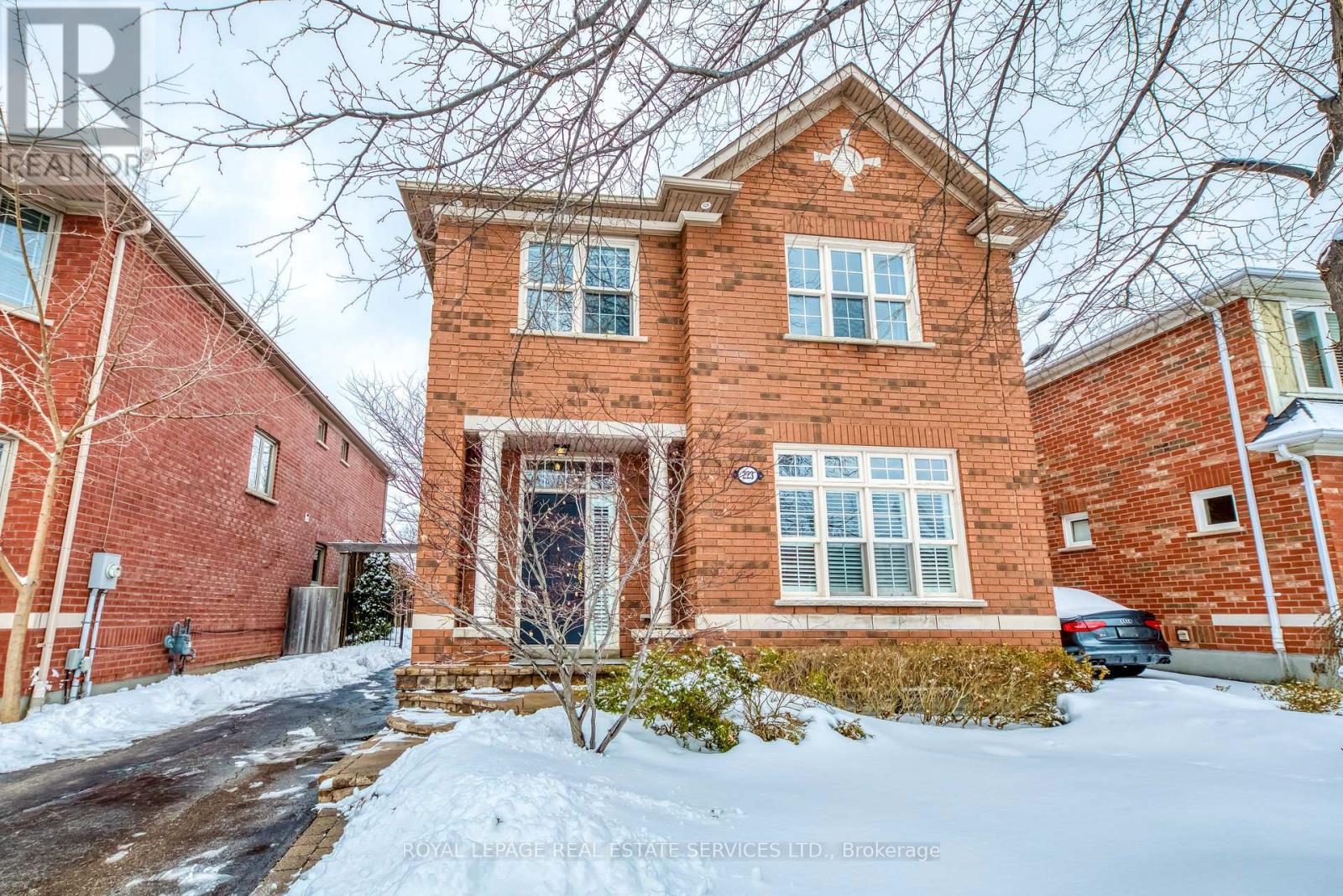 223 Lexington Road, Oakville, Ontario  L6H 6L5 - Photo 42 - W12821846