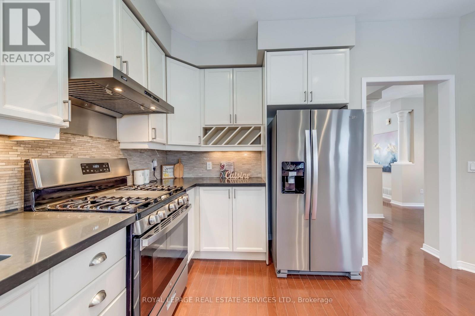 223 Lexington Road, Oakville, Ontario  L6H 6L5 - Photo 8 - W12821846