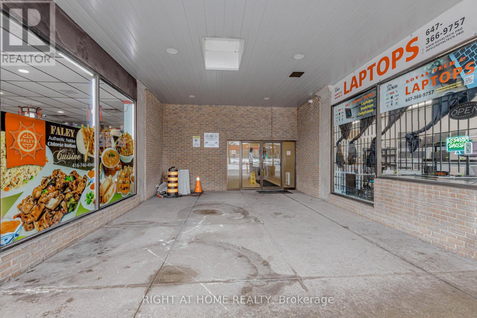 3 - 40 Rexdale Boulevard, Toronto, Ontario  M9W 5Z3 - Photo 3 - W12821860