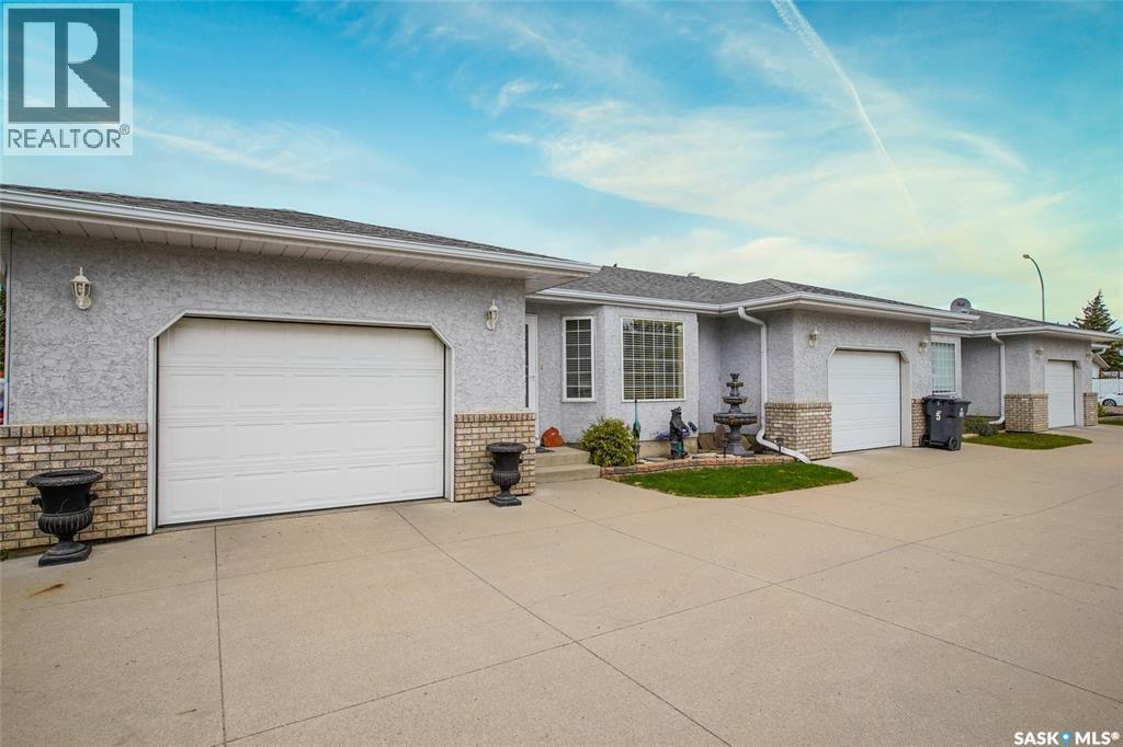 5 210 4th Street, Hague, Saskatchewan  S0K 1X0 - Photo 2 - SK029188