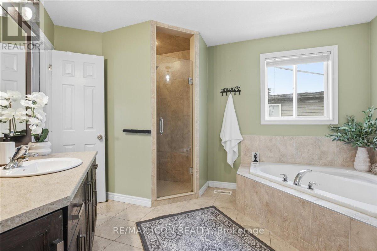 361 Sienna Crescent, Kitchener, Ontario  N2R 1T8 - Photo 19 - X12821874