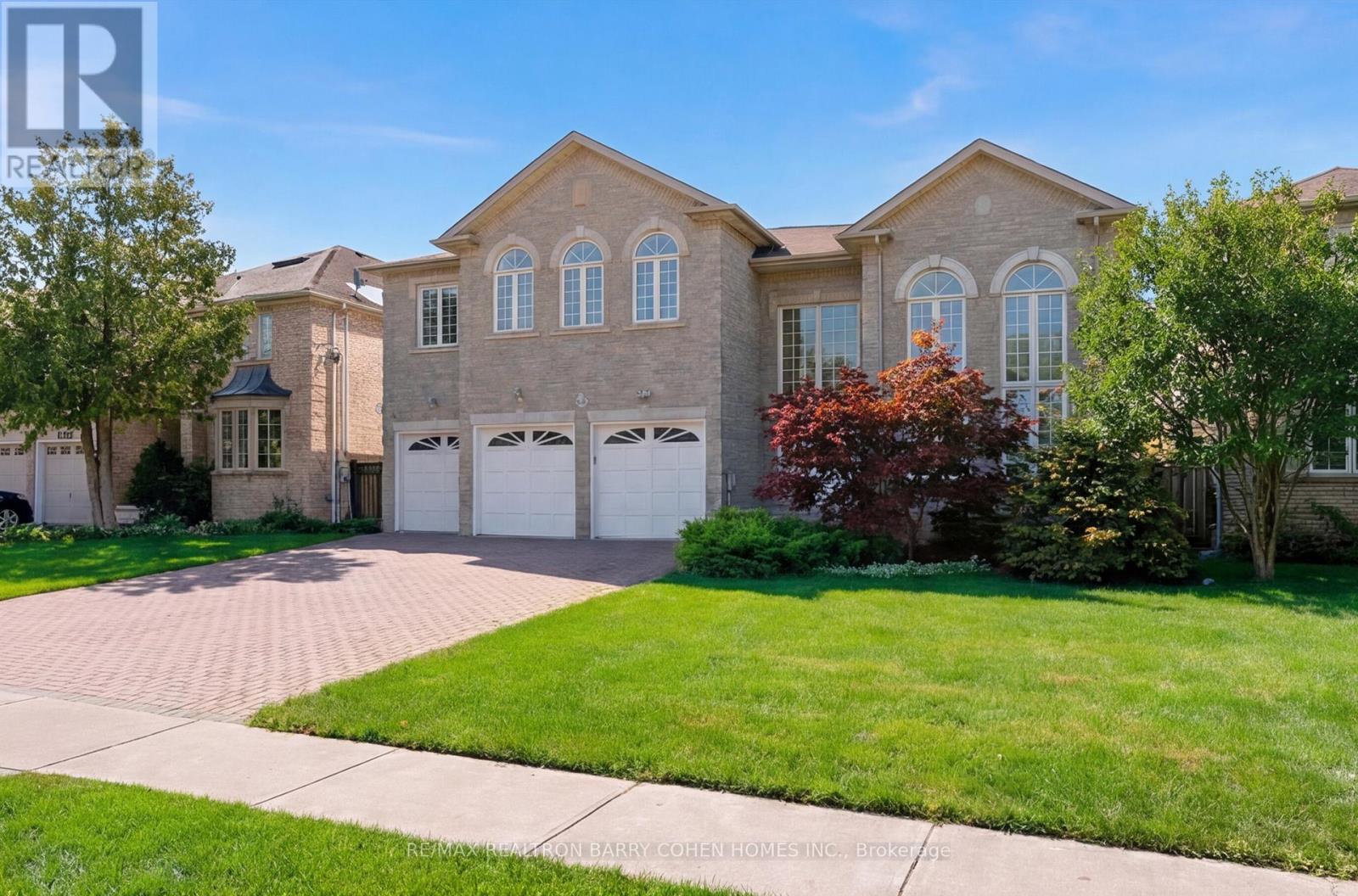 19 Risebrough Avenue, Toronto, Ontario  M2M 2E2 - Photo 2 - C12820426