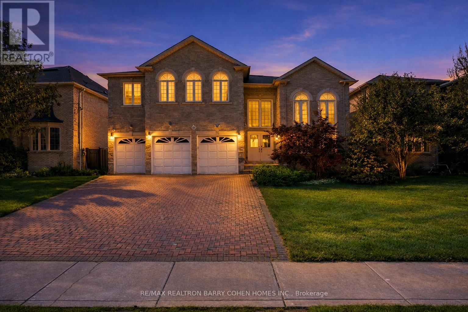 19 RISEBROUGH AVENUE, Toronto, Ontario