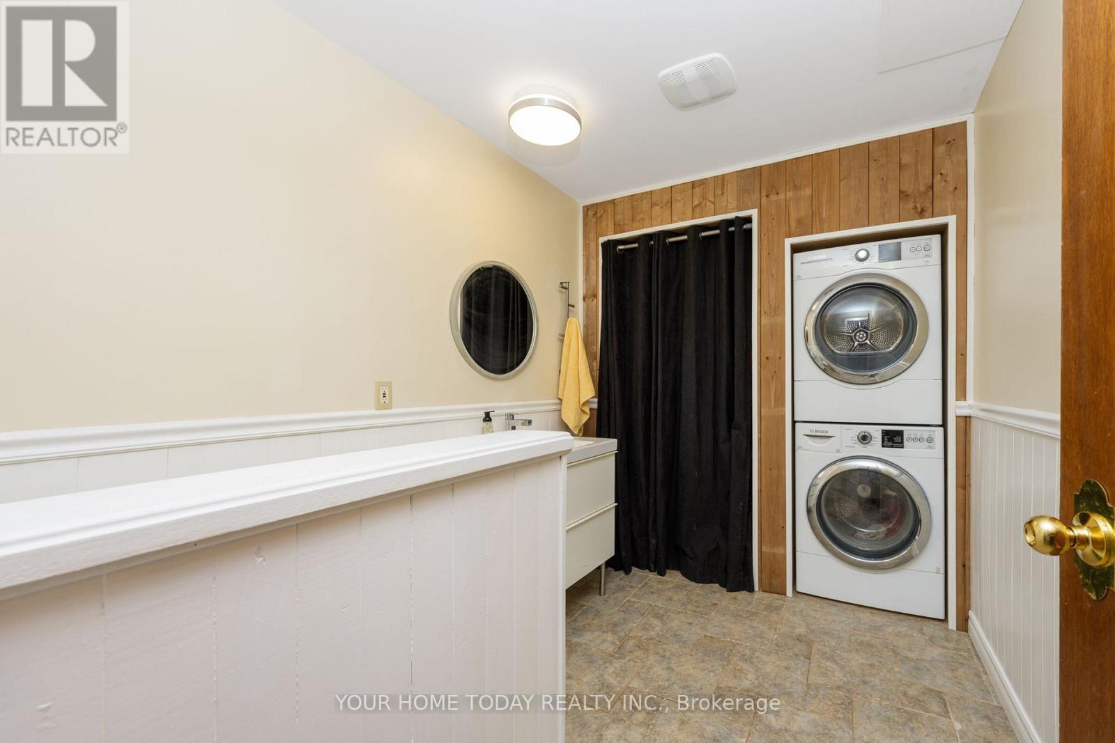 20 Elgin Street, Halton Hills, Ontario  L7G 3M3 - Photo 21 - W12805924