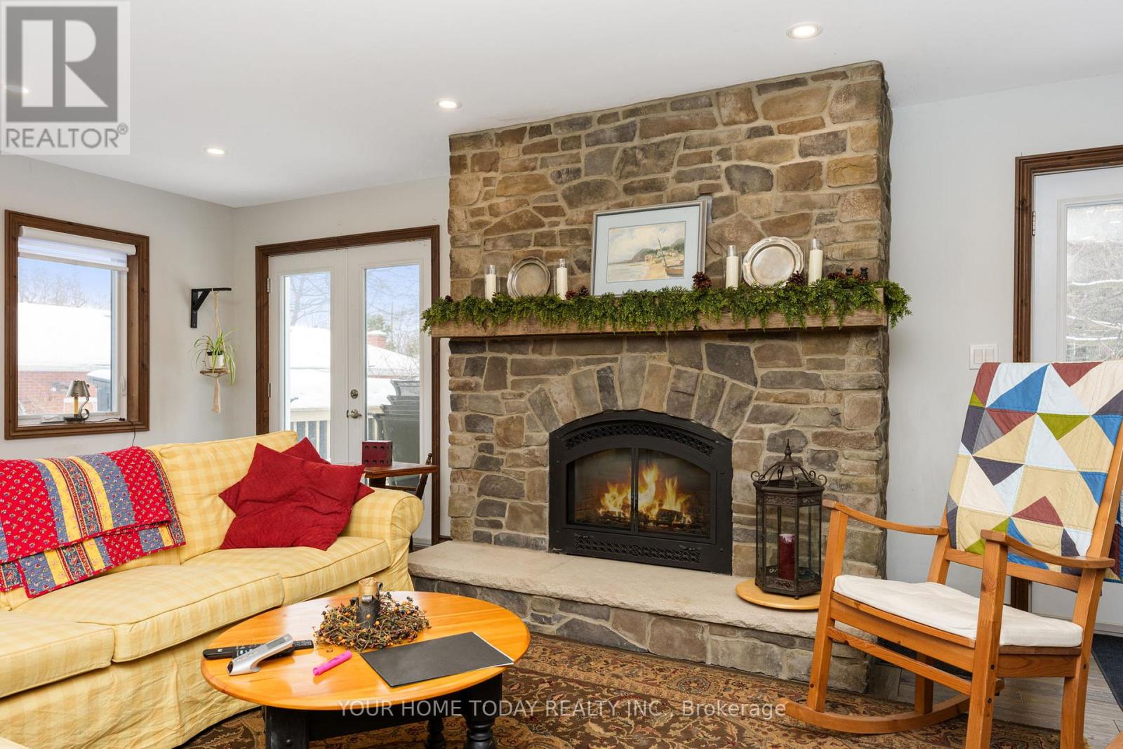 20 Elgin Street, Halton Hills, Ontario  L7G 3M3 - Photo 18 - W12805924