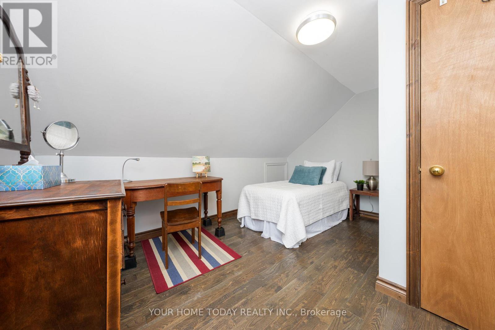 20 Elgin Street, Halton Hills, Ontario  L7G 3M3 - Photo 28 - W12805924