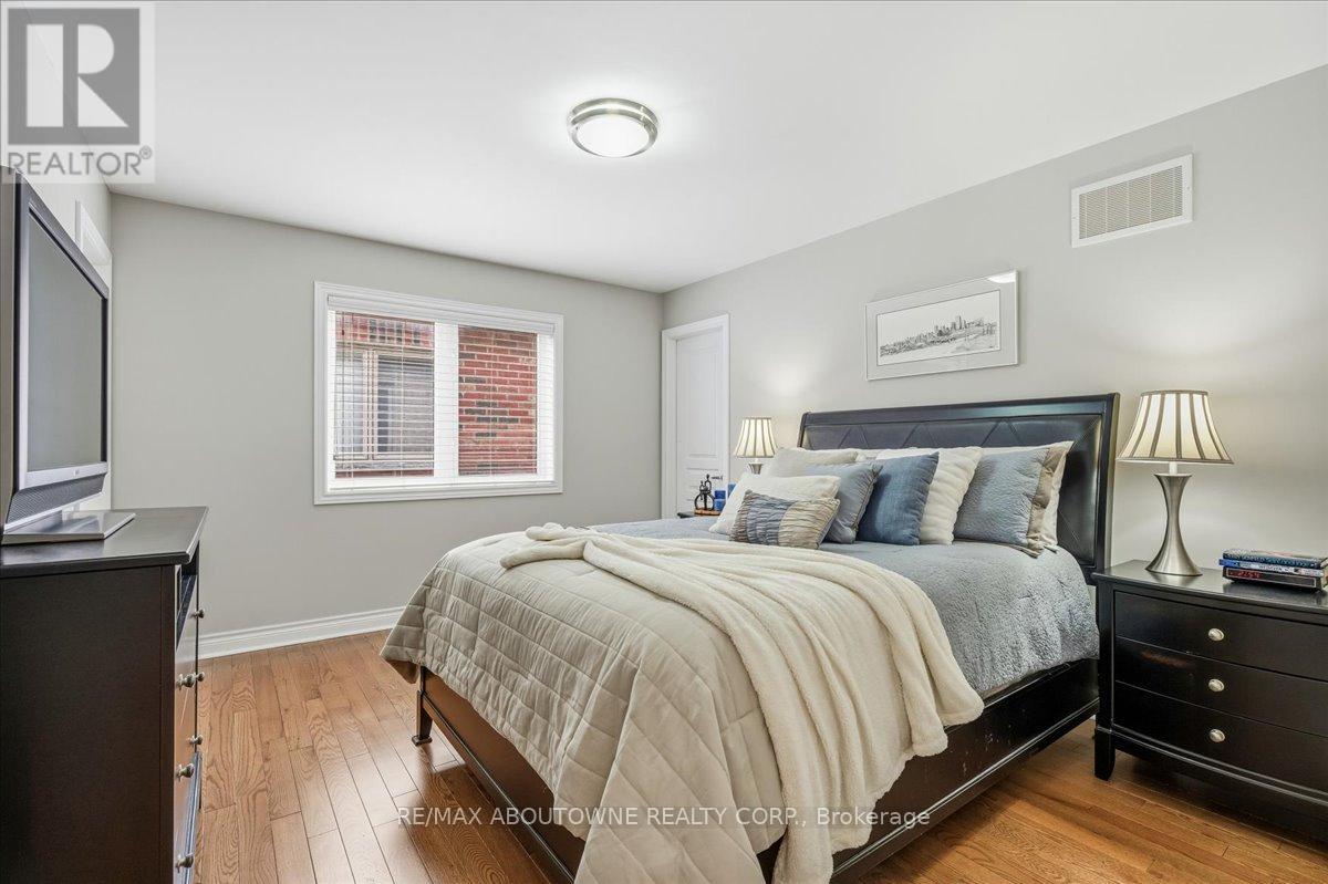 3260 Ribble Crescent, Oakville, Ontario  L6M 0B1 - Photo 31 - W12821658