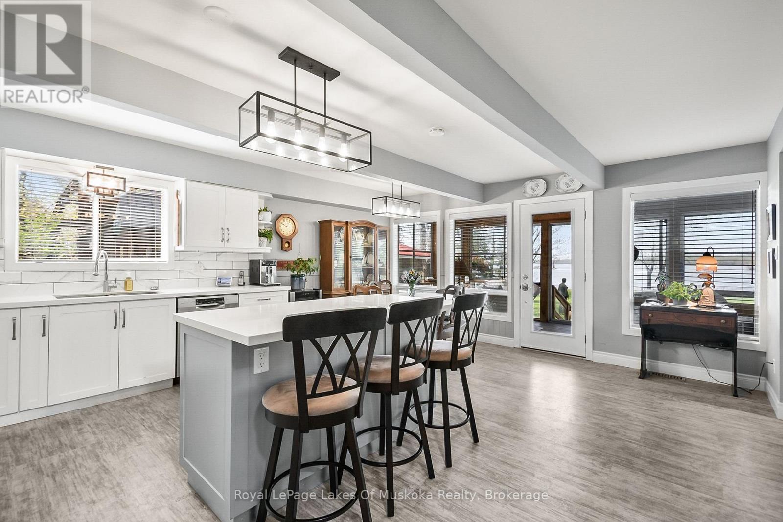 3445 Southwood Beach Boulevard, Ramara, Ontario  L0K 2B0 - Photo 15 - S12821952