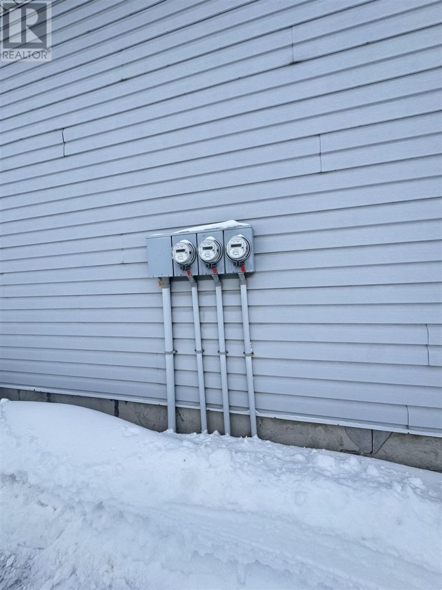 49 Third Ave, Hornepayne, Ontario  P0M 1Z0 - Photo 3 - SM253491