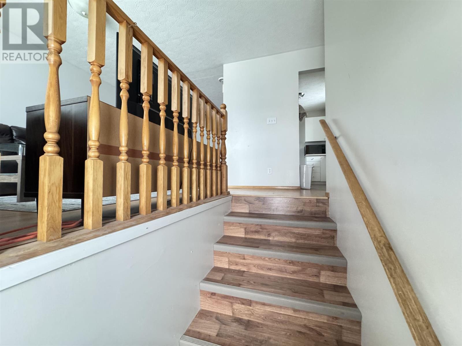 49 Third Ave, Hornepayne, Ontario  P0M 1Z0 - Photo 5 - SM253491