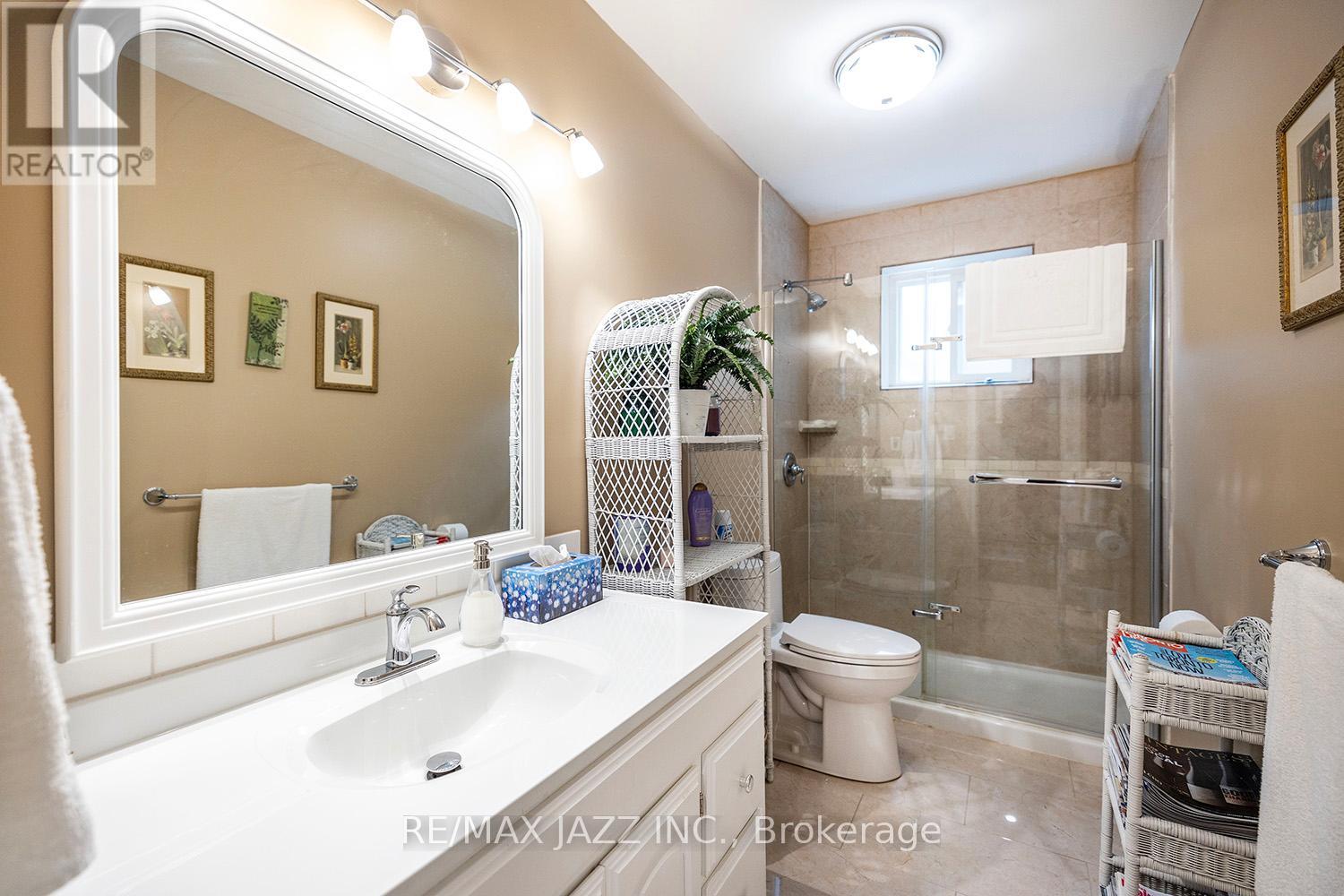 801 Tarn Court, Oshawa (Mclaughlin), Ontario  L1J 7C9 - Photo 11 - E12821970