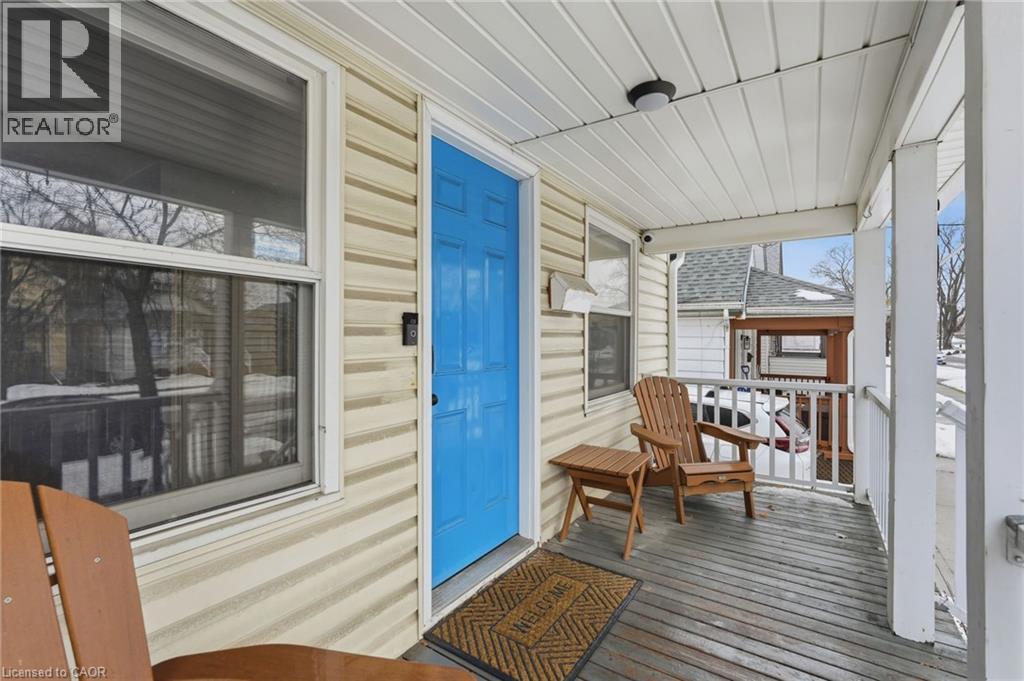 20 Trapnell Street, St. Catharines, Ontario  L2R 1A9 - Photo 3 - 40803261