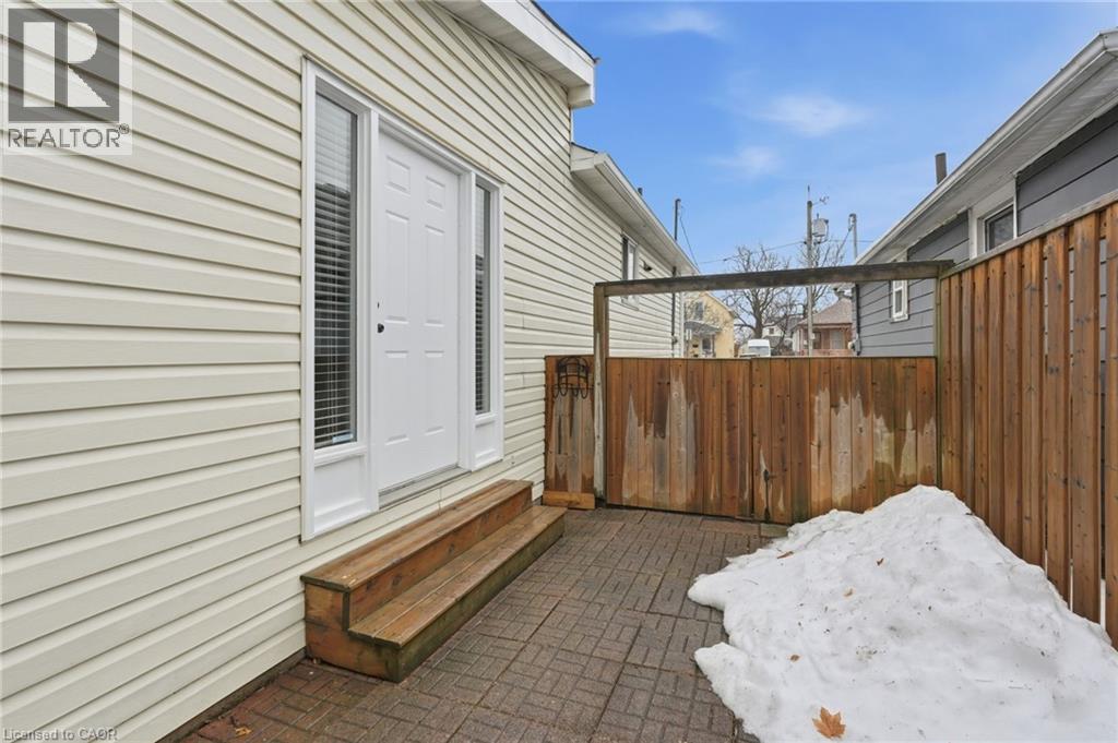 20 Trapnell Street, St. Catharines, Ontario  L2R 1A9 - Photo 30 - 40803261