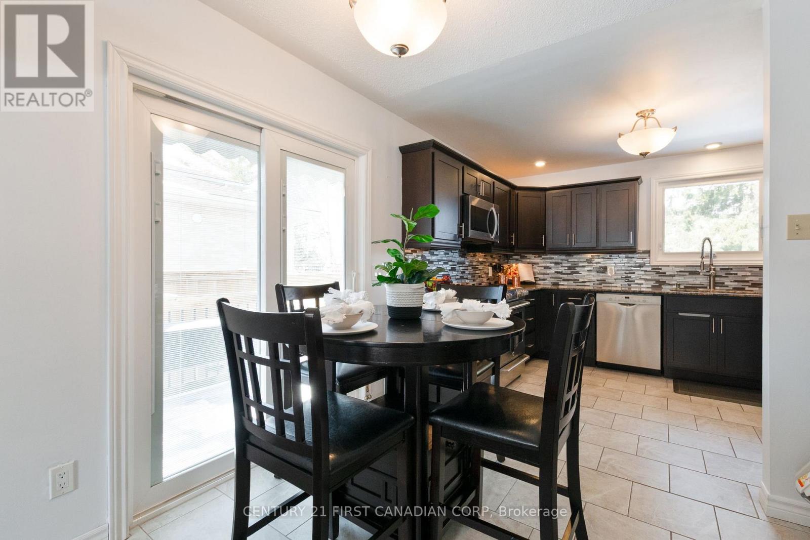 1099 Byron Baseline Road, London South (South K), Ontario  N6K 2C7 - Photo 11 - X12822028