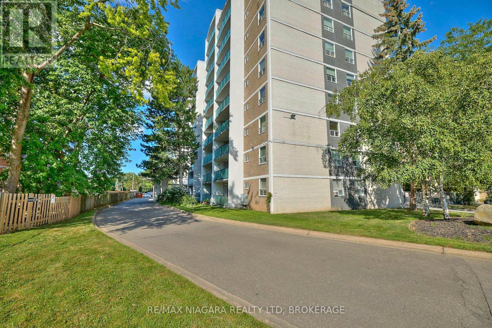 710 - 359 Geneva Street, St. Catharines, Ontario  L2N 2G5 - Photo 2 - X12822010