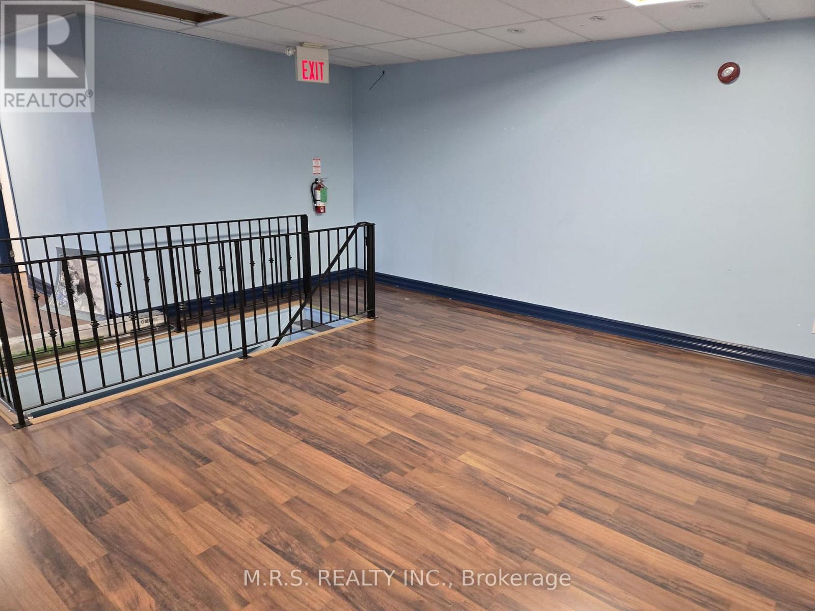 2nd Flr - 2152 Danforth Avenue, Toronto, Ontario  M4C 1K3 - Photo 8 - E12712316