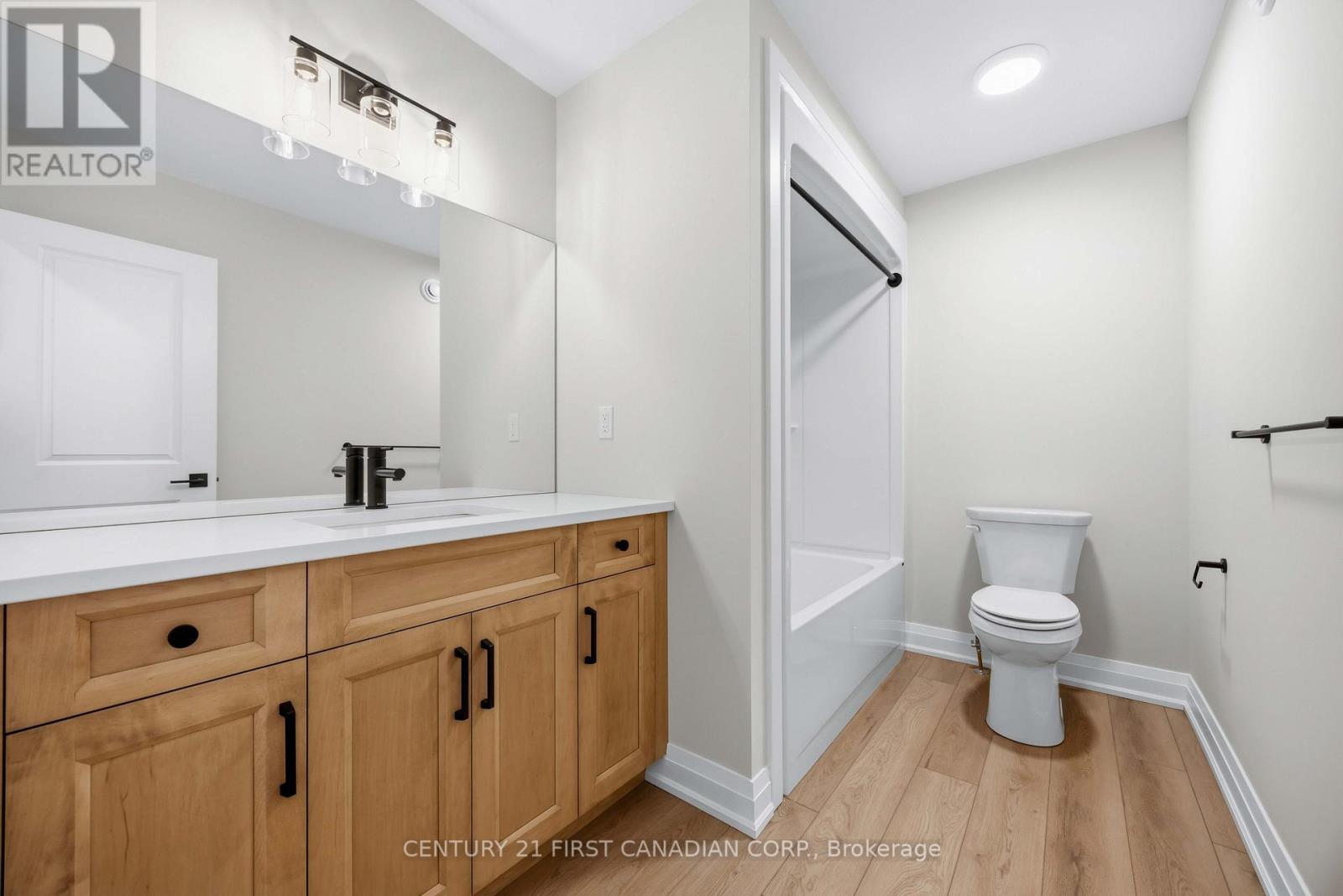 639 Ketter Way, Plympton-Wyoming, Ontario  N0N 1T0 - Photo 20 - X12606090