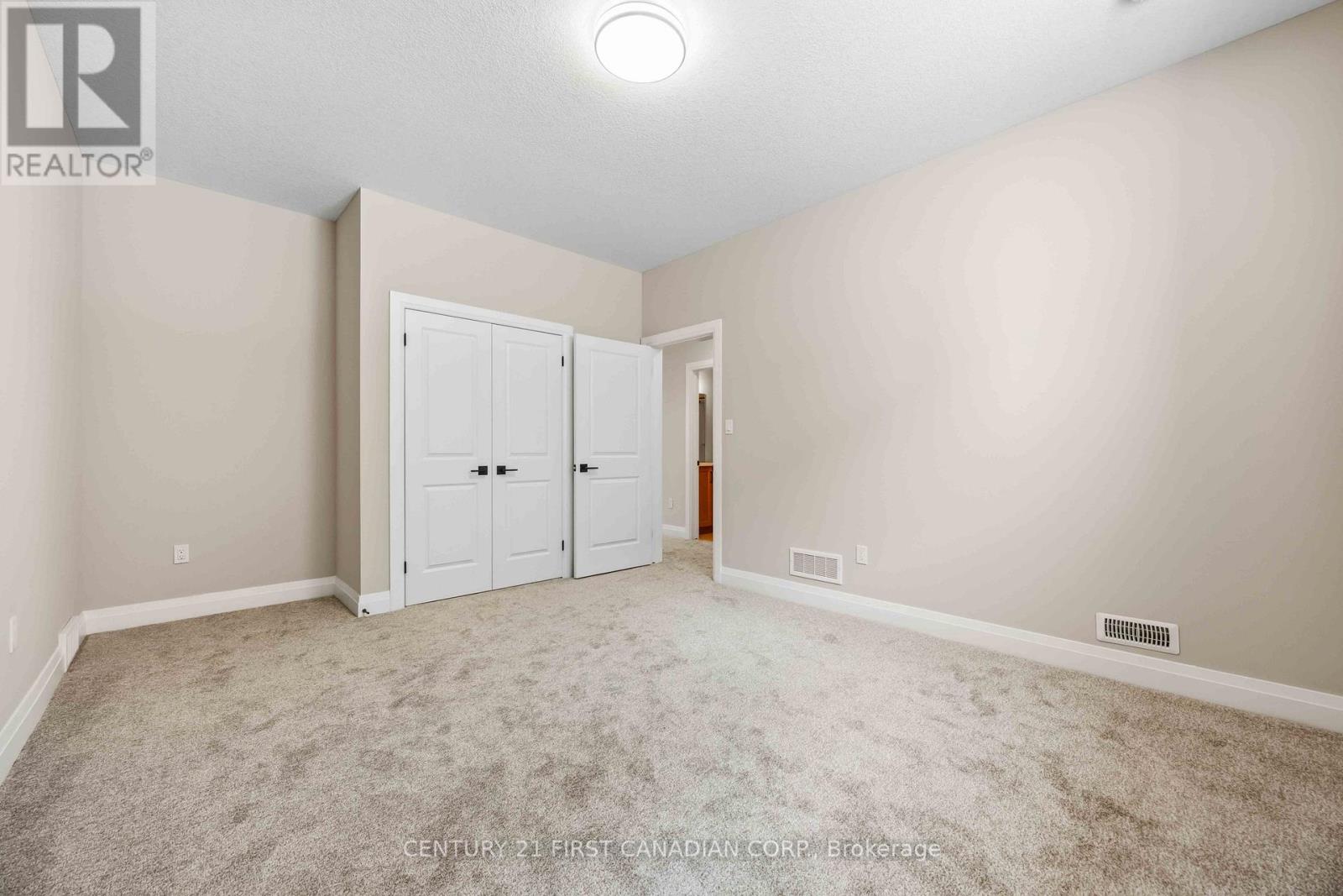 639 Ketter Way, Plympton-Wyoming, Ontario  N0N 1T0 - Photo 24 - X12606090